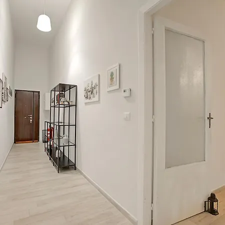 Appartamento Ravanas 314 Near Station - Happy Bari