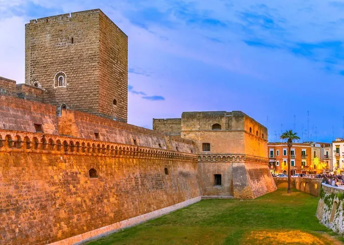 Ravanas 314 Near Station - Happy